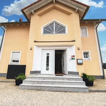 Boardinghouse Neuburg Гостевой дом