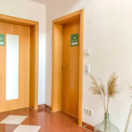 Гостевой дом Boardinghouse Neuburg Нойбург-ан-дер-Донау