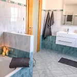 Boardinghouse Neuburg 招待所 *