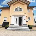 Boardinghouse Neuburg 招待所 多瑙河畔诺伊堡
