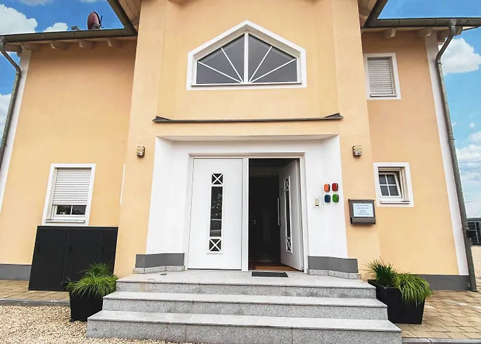 Boardinghouse Neuburg Penzion Neuburg an Der Donau